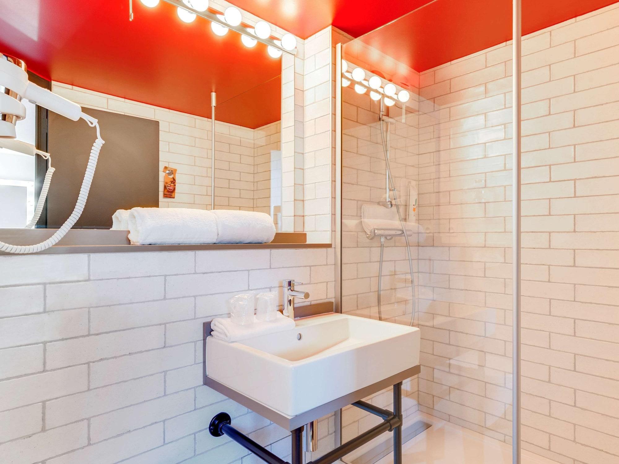 Ibis Styles Paris Saint Denis La Plaine Hotel Bagian luar foto