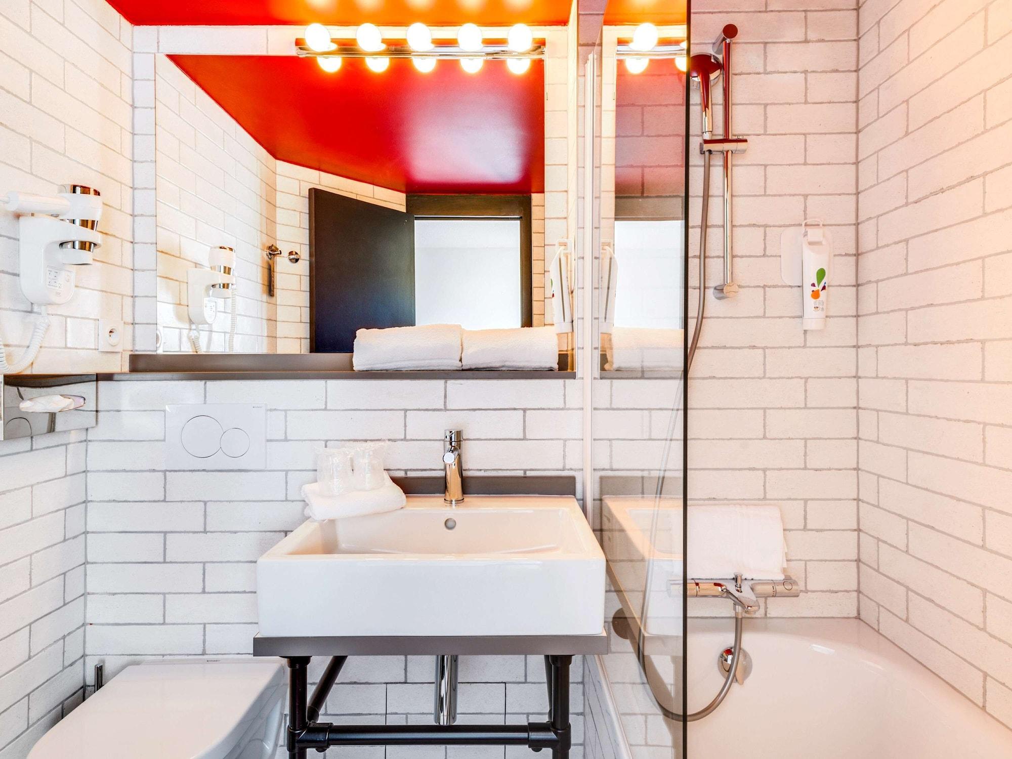 Ibis Styles Paris Saint Denis La Plaine Hotel Bagian luar foto