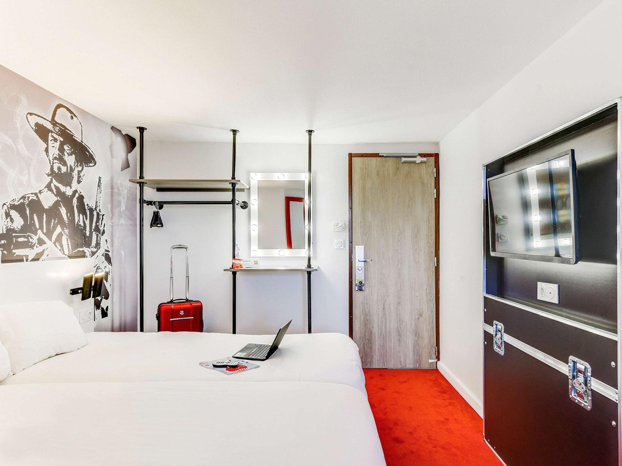 Ibis Styles Paris Saint Denis La Plaine Hotel Bagian luar foto